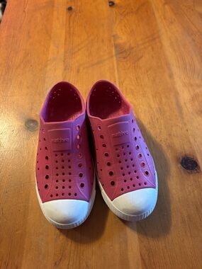 Native Kids Water Shoes Slip-On - Pink with White Toe